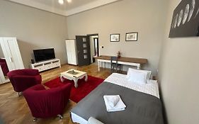 Fullmoon Apartments 2