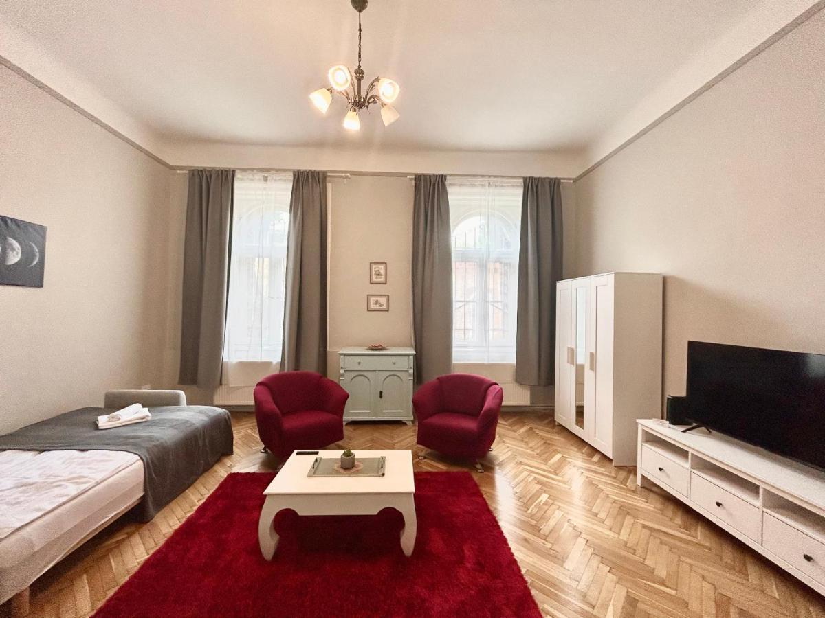Fullmoon Apartments 2 Seghedin Exterior foto